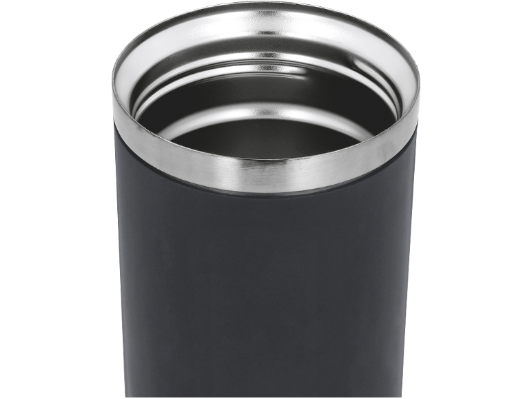 Dessus d'une tasse isotherme avec bord métallique et corps gris foncé.