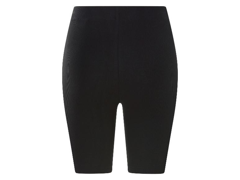 Shorts cycliste noirs côtelés.