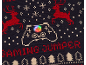 Gros plan sur un pull de Noël bleu foncé avec motif de manette de jeu et lumière LED.
