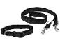 Collier noir pour chien avec boucle et double laisse avec mousquetons.