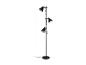 Un lampadaire noir avec trois abat-jours.