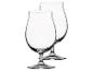 Deux verres à pied élégants pour dégustation.