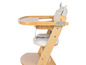 Une chaise haute en bois avec un siège en cuir blanc.