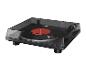 Platine vinyle noire avec couvercle transparent et vinyle rouge sur fond blanc.