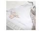 Couverture blanche pour bébé avec broderie d'ourson et texte