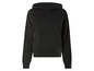 Sweat-shirt noir à capuche.