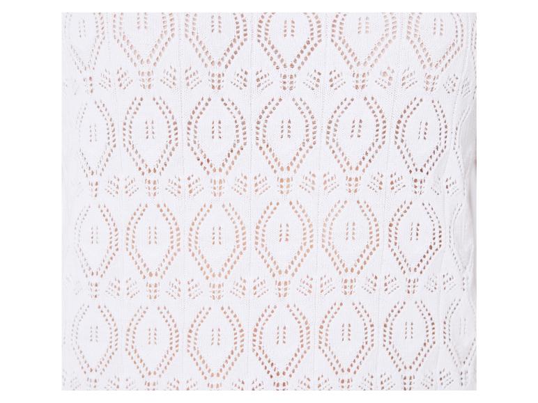 Pull blanc avec un motif ajouré