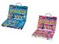 Deux kits d'art avec feutres, crayons de cire, crayons de couleur, aquarelles et accessoires.