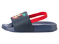 Des tongs bleues Mickey Mouse avec une bande rouge.