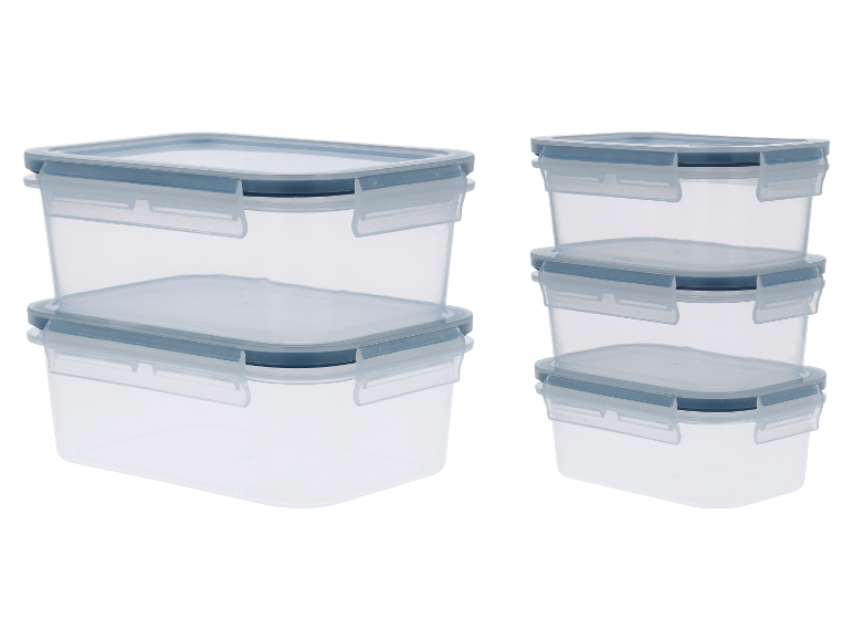 Deux contenants alimentaires empilables en plastique.