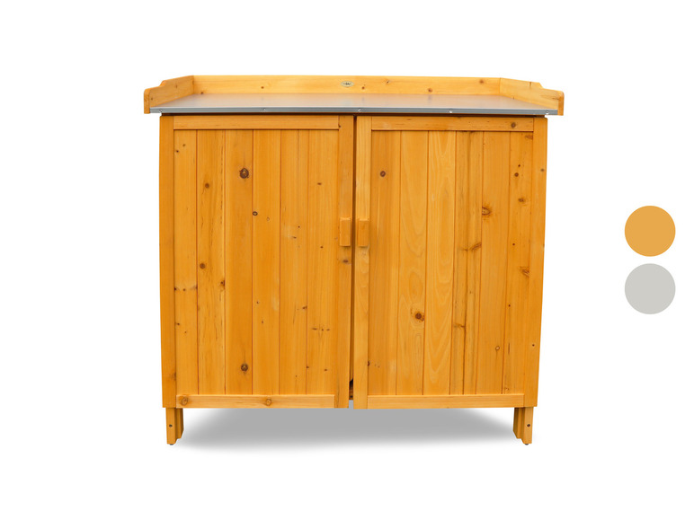 Un placard de rangement en bois avec deux portes et un plan de travail en métal.