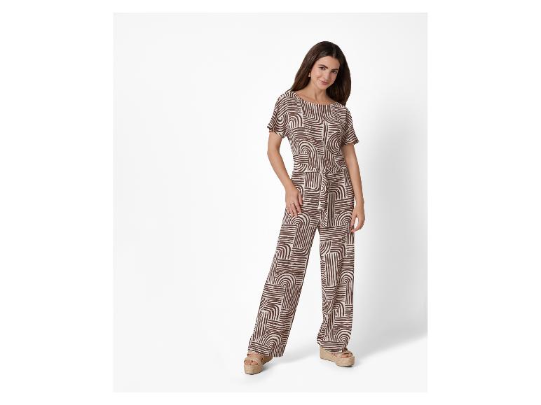 Combinaison pantalon à motif géométrique brun et beige.