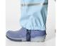 Pantalon de pluie bleu avec bandes réfléchissantes et bottes bleues