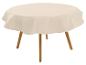 Table ronde avec nappe beige et pieds en bois