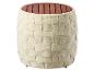 Tabouret rond en osier beige avec un dessus en bois marron.