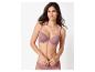 Femme en soutien-gorge rose poudré et culotte assortie