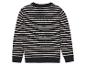 Pull rayé à manches longues.