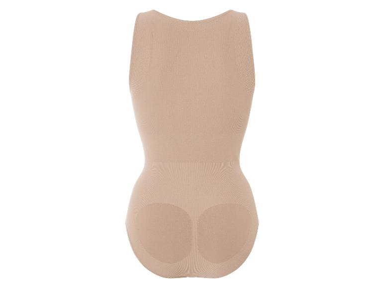 Un body beige sans couture avec effet push-up.