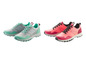 Deux paires de baskets, une en menthe et une en rose.