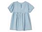 Robe en jean bleu pour enfant, style smocké.