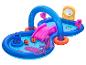 Piscine gonflable, toboggan et jeux aquatiques sur le thème sous-marin.