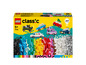 Ensemble LEGO Classic avec des voitures et beaucoup de briques colorées.
