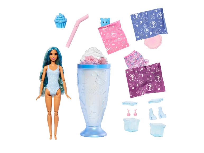 Poupée aux longs cheveux bleus, maillot de bain, verre à milkshake, accessoires et paquets surprises.
