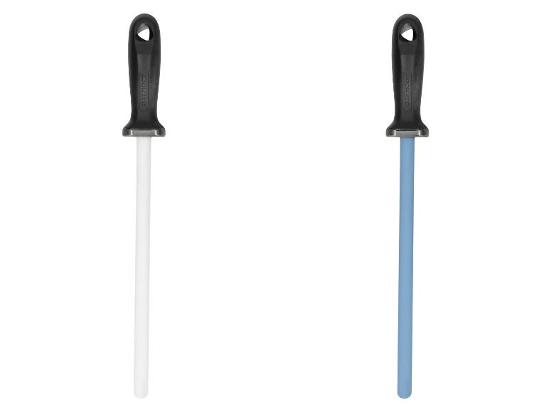 Deux aiguiseurs de couteaux, un avec une tige blanche et un avec une tige bleue.