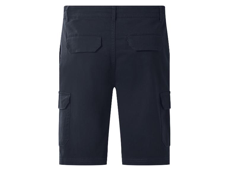 Short cargo bleu marine pour homme, vue de dos.