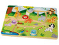 Un puzzle en bois avec des images d'animaux, principalement une girafe, un lion et un zèbre.