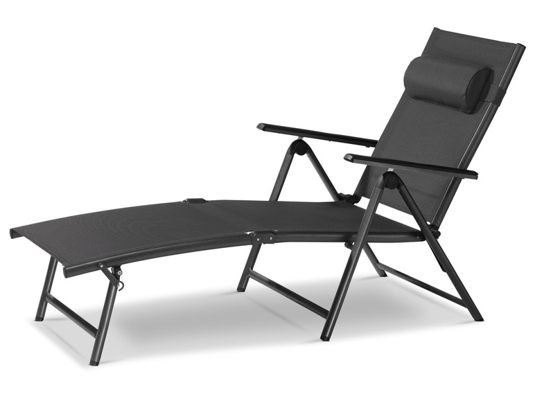 Une chaise longue noire pliable avec appui-tête.