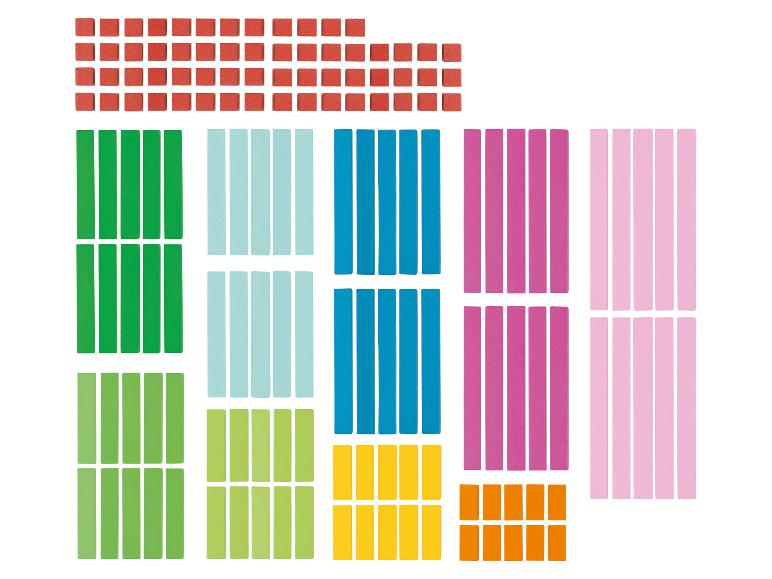 Blocs de construction et bâtonnets de comptage colorés.