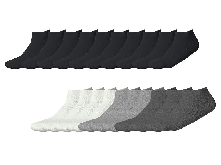 Lot de chaussettes courtes à la cheville en noir, blanc et gris.