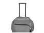 Un sac de voyage gris avec une poignée télescopique.