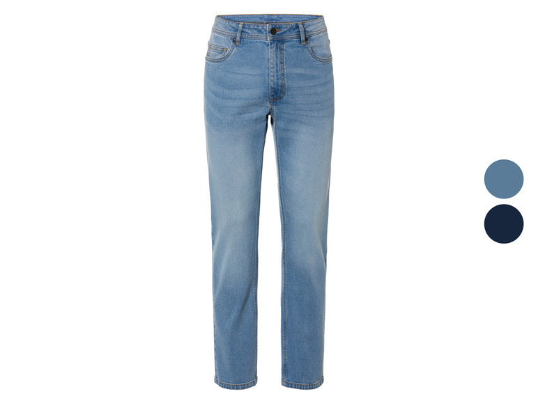 Jeans bleus dans différentes nuances.