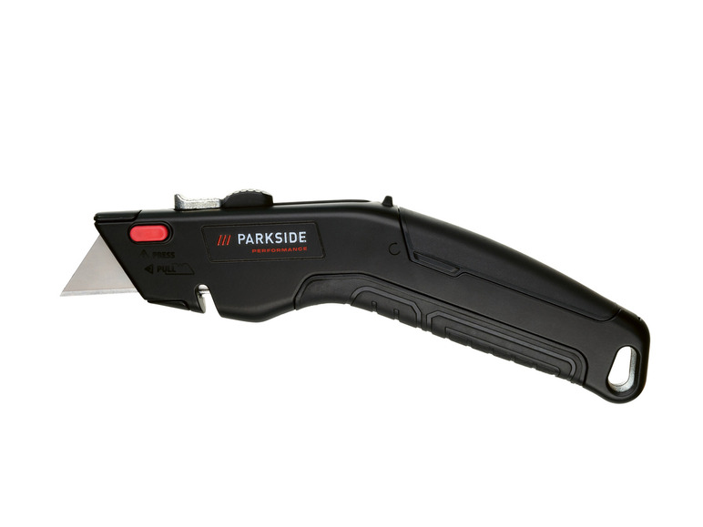 Un couteau noir Parkside pour couper.