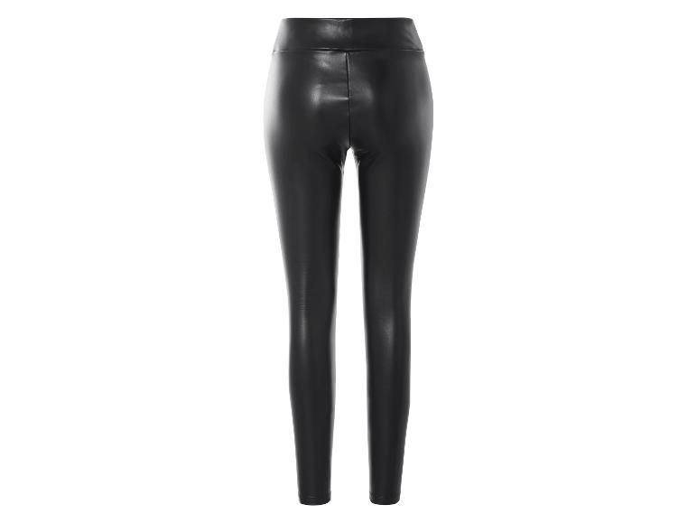 Pantalon noir en simili cuir.