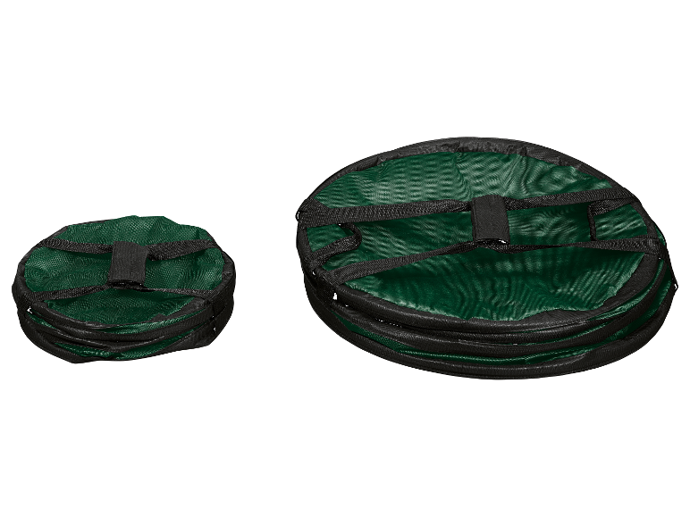 Deux poubelles pliables de tailles différentes.