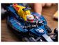 Une voiture de course Lego Red Bull Formule 1 avec une figurine de pilote.