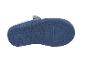 Semelle de chaussure enfant bleue vue de dessous avec motif antidérapant