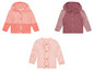 Deux pulls roses et un pull mauve à capuche pour bébé.