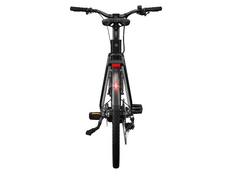 Un feu arrière noir d'un vélo vu de l'arrière.
