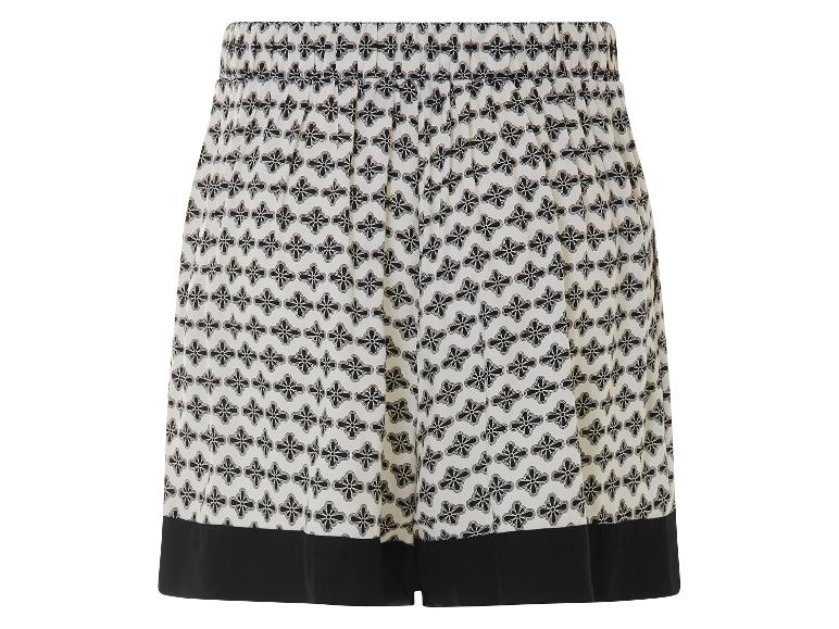 Shorts imprimés avec taille élastique et bordure noire.