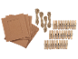Kit de bricolage avec des cadres en carton kraft, de la ficelle et des pinces à linge en bois.