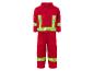Une tenue de pompier rouge avec des bandes réfléchissantes.