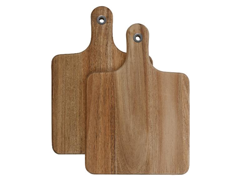 Deux planches à découper en bois, style rustique.