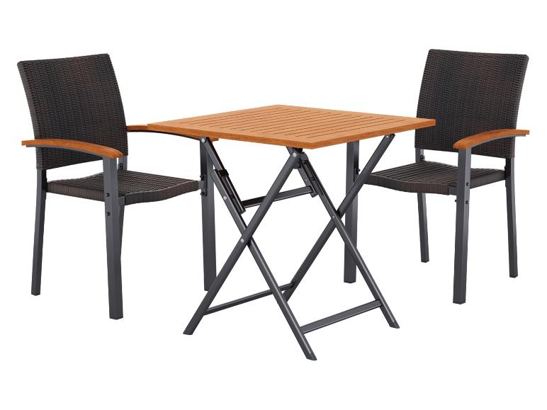 Ensemble table et deux chaises en rotin marron avec accoudoirs en bois