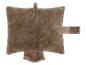 Oreiller en peluche marron avec oreilles et queue