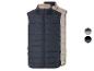 Deux gilets pour hommes, un bleu marine et un beige.