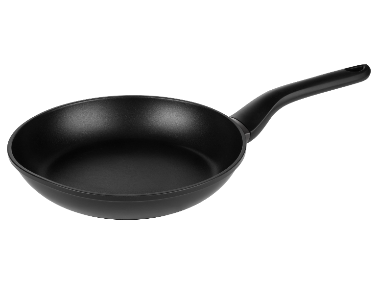 Poêle noire antiadhésive avec manche ergonomique.